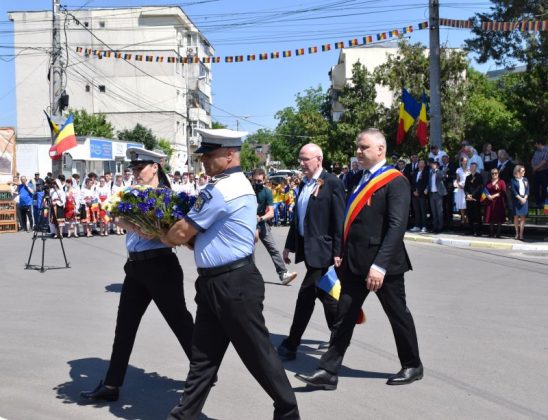 Primarul Gheorghe Pistol: ”A-ți plânge eroii este un act de maturitate și de demnitate națională” - 9