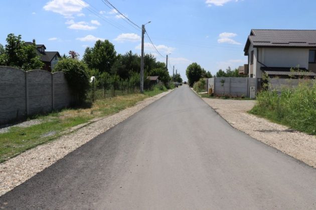 În comuna Berceni, s-a finalizat asfaltarea a 10 km de drumuri 3