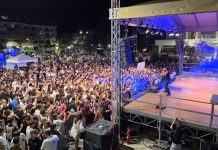 Concert de vară, o seară în ritmul generației de azi. Adolescenţii au umplut Piaţa Primăriei din Otopeni